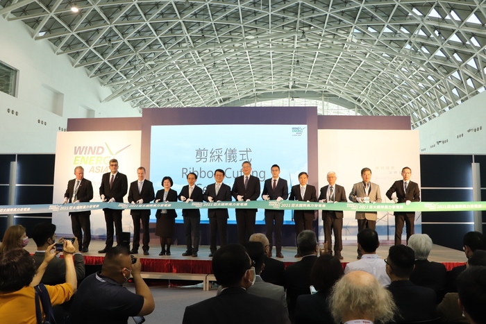 NKUST’s president Yang Ching-Yu was invited to cut the ribbon for the opening ceremony of WEA 2021.