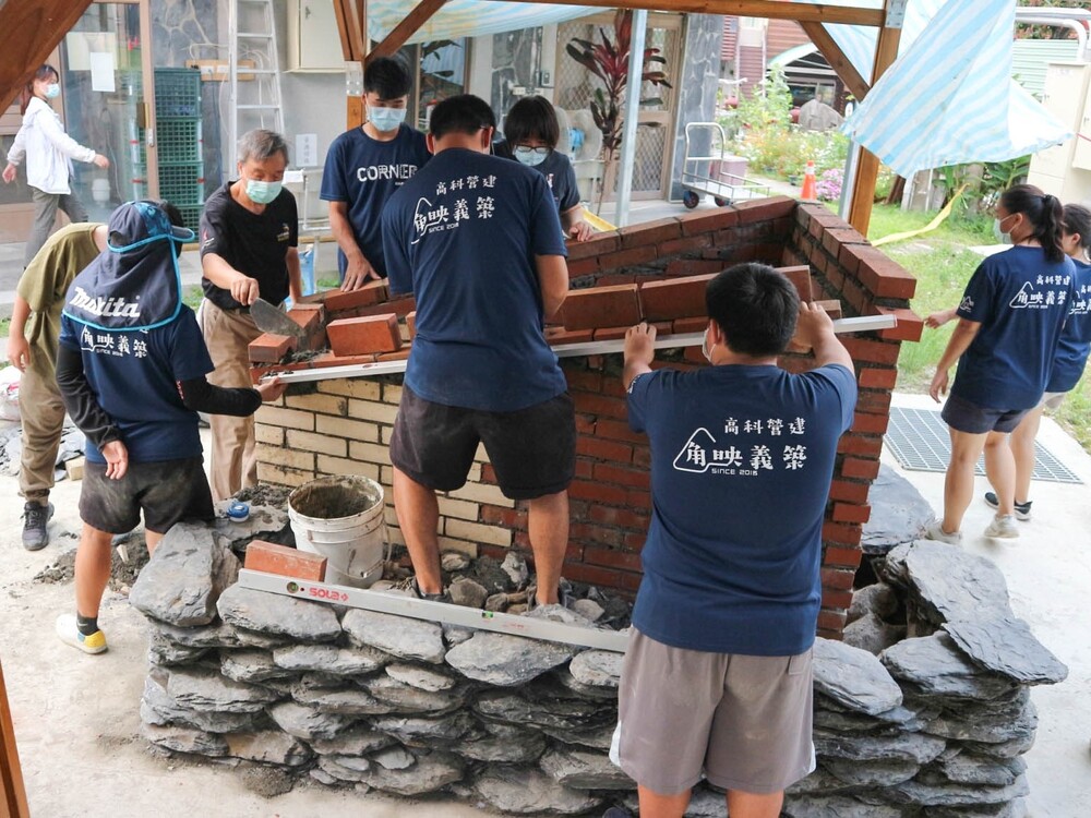 They spent 11 days, from July 9 to 19, building the kiln.